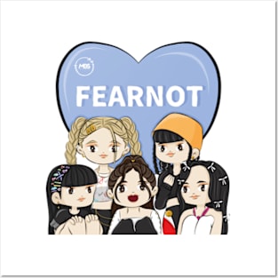 CHIBI le sserafim showing her love for fearnot Posters and Art